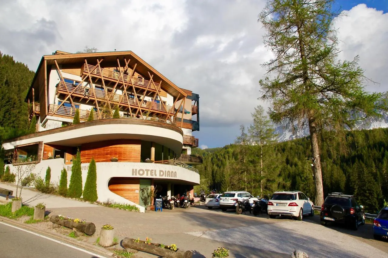 4 Resort vicino al Lago di Carezza che Vale la Pena Prenotare